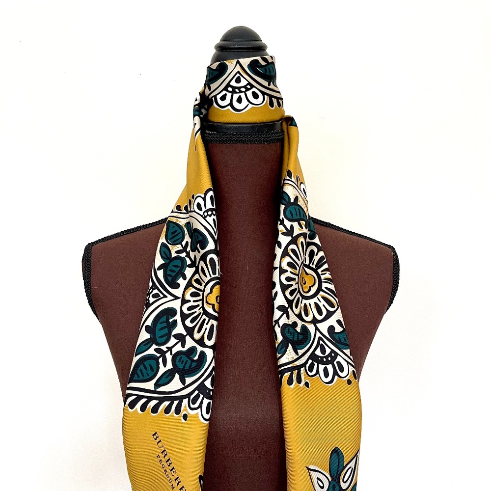 New Burberry Scarf Lucky Flower Print Gold Yellow Alhambra Floral Silk Wrap